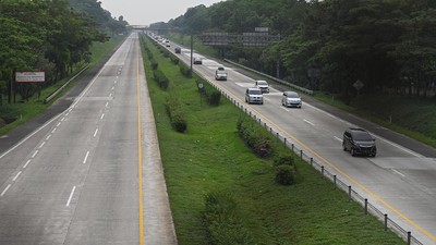 Penampakan Satu Arah di Tol Jelang Puncak Mudik Lebaran