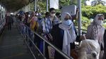 Potret Para Pemudik Mulai Padati Pelabuhan Bakauheni