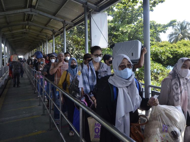 Potret Para Pemudik Mulai Padati Pelabuhan Bakauheni