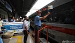 Ramainya Mudik Gratis PLN Via Kereta Api