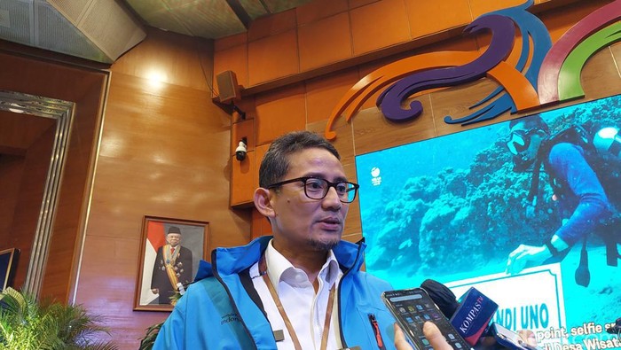 Menparekraf Sandiaga Uno menginginkan Labuan Bajo mengambil peran sebagai tuan rumah KTT G20 lewat promosi para pelaku usaha.