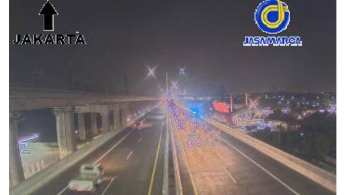 Screenshot CCTV lalin di Tol Layang MBZ via aplikasi Travoy