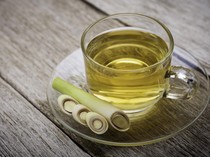 3 Kelompok Orang Ini Tak Dianjurkan Minum Air Serai, Kenapa?