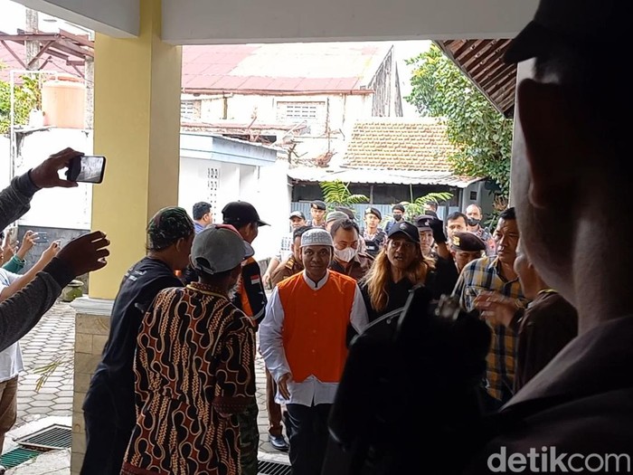 Sidang vonis Sugi Rahardja alias Gus Nur di PN Solo, Selasa (18/4/2023).