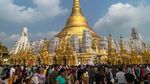 Suasana Pagoda di Myanmar saat Festival Thiangyan