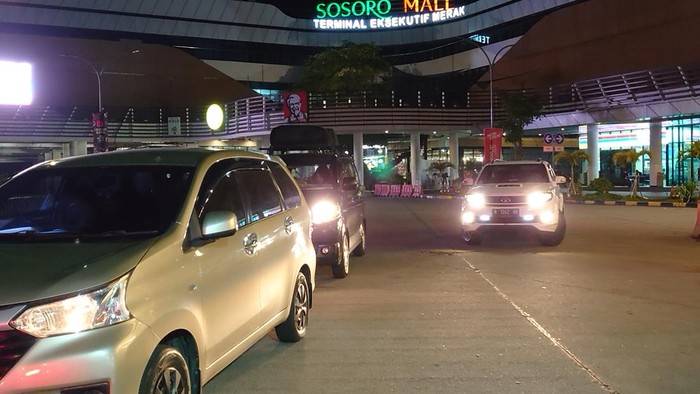 Suasana Pelabuhan Merak malam H-4 Lebaran (M Iqbal-detikcom)