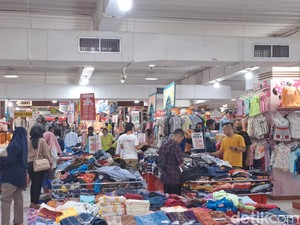 Jelang Lebaran, Pasar-Toserba Wonogiri Diserbu Pembeli