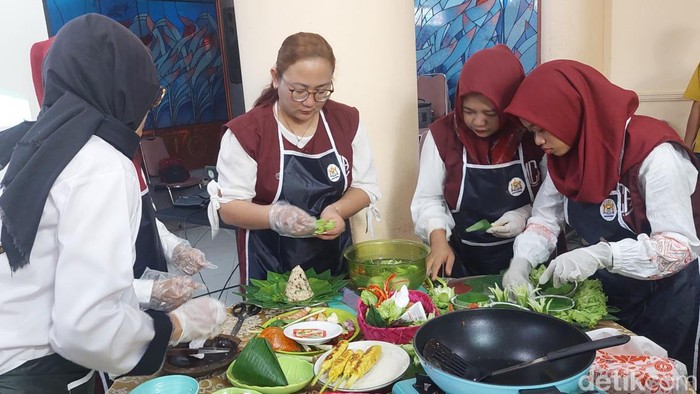 Syifa Harfaidah (39), berkat hobi memasak dia memiliki usaha katering.
