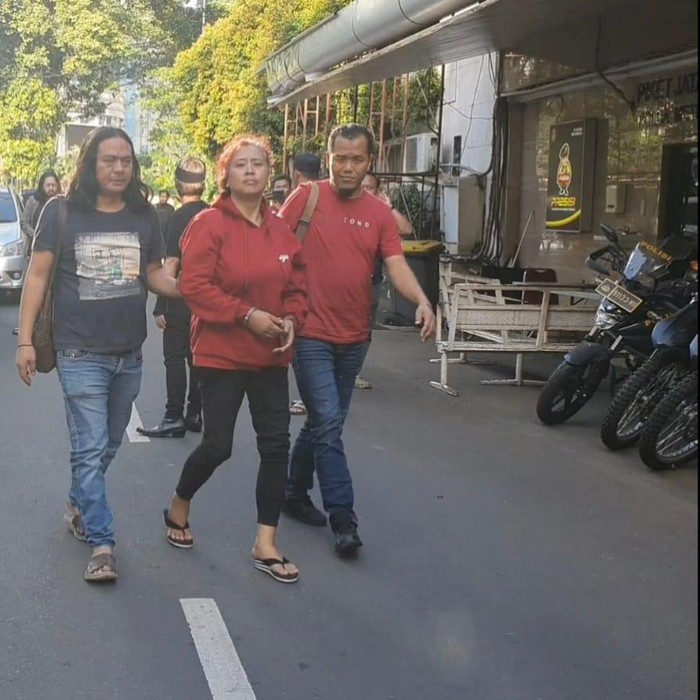 Tampang 2 ART Pembunuh Bos Penginapan Naima Bachmid yang ditangkap polisi