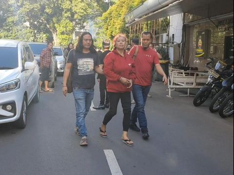 Tampang 2 ART Pembunuh Bos Penginapan Naima Bachmid yang ditangkap polisi