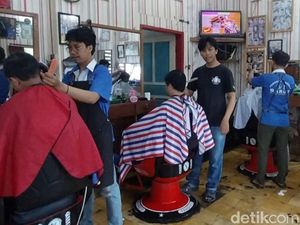 Mantul, Tempat Cukur di Ciamis Raup Cuan Rp 1 Juta Per Hari Jelang Lebaran