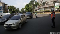 Kini kendaraan roda dua maupun roda empat dapat langsung belok kanan dari Jl Wijaya I menuju Jl Kapten P Tendean.