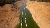 Waduk yang kembali dialiri air ini membuat pembangkit listrik tenaga air yang sudah dihentikan sejak Agustus 2021 kembali beroperasi.  