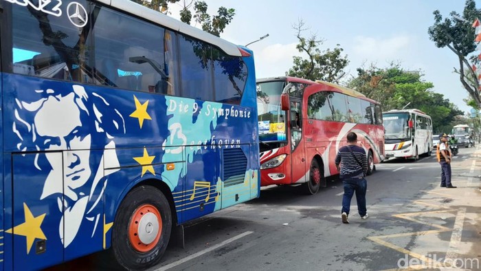Antrean bus mudik gratis Pemprov Sumut. (Kartika Sari/detikSumut)