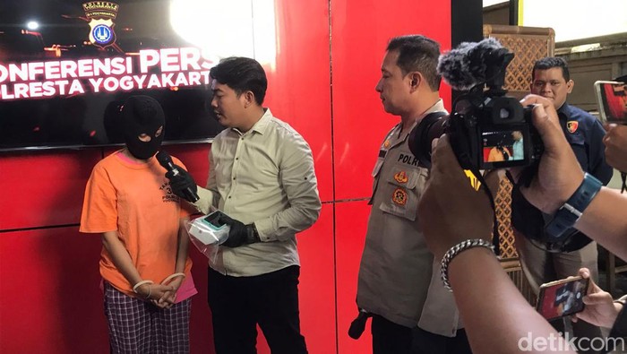DJ BES diciduk polisi gegara nyolong iPhone teman syuting di Jogja