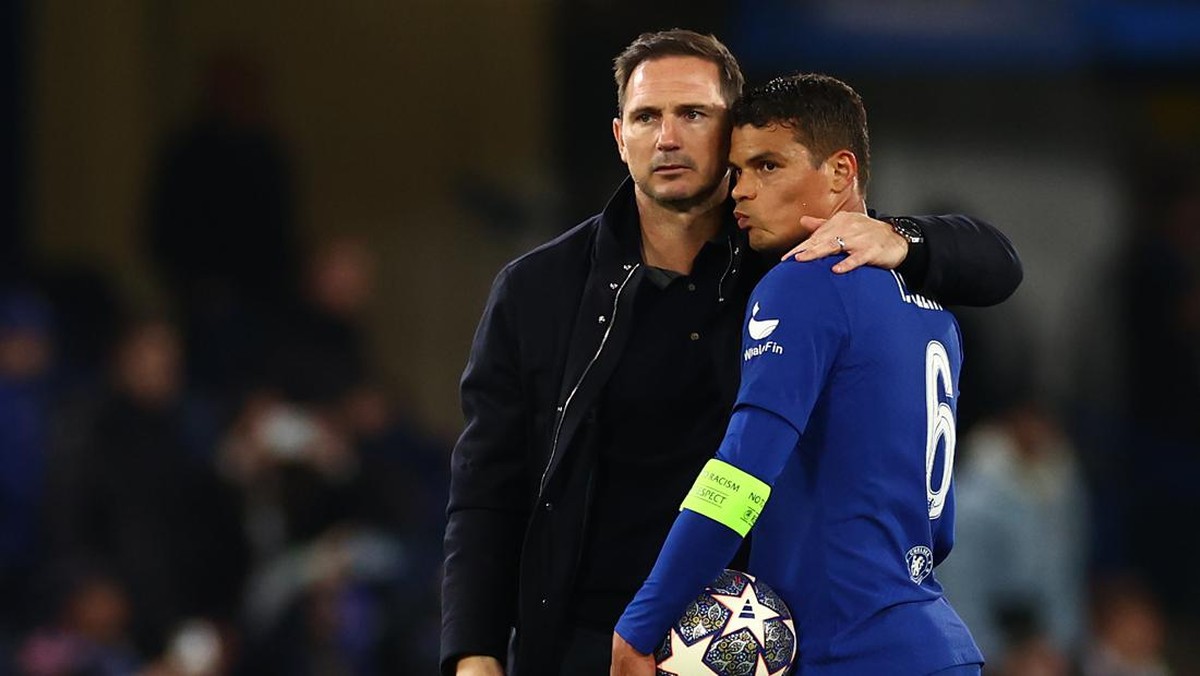 Thiago Silva tuntut para pemain Chelsea mengambil tanggung jawab. (Foto: Chris Brunskill/Fantasista/Getty Images)