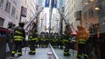 Gedung Parkir di New York Ambruk, Mobil Bertumpukan