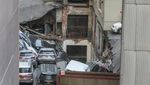 Gedung Parkir di New York Ambruk, Mobil Bertumpukan