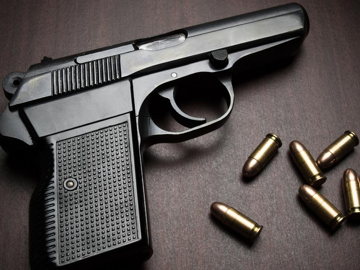 Ilustrasi Pistol