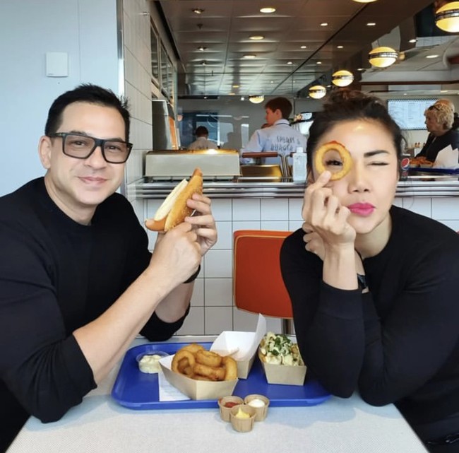 Potret menyenangkan ini tinggalah kenangan. Pada Juli 2022, menjadi momen liburan Ari Wibowo dan Inge Anugrah di Norwegia. Foto: Instagram @inge_anugrah