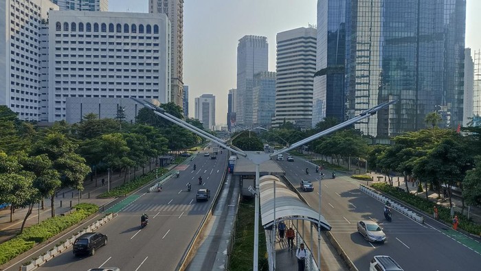 Jalan Gatot Subroto Pancoran arah Tendean hari pertama cuti lebaran