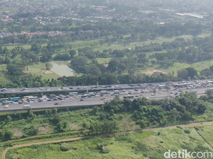 Pantauan Udara Padatnya Arus Mudik di Tol Trans Jawa