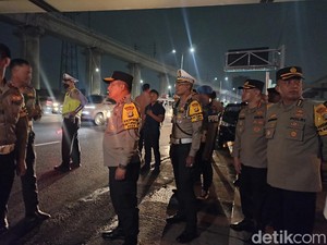 Tinjau Arus Mudik Tol Cikunir, Kapolda Metro: Masih Tanpa Hambatan