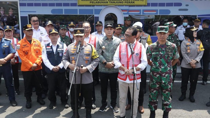 Kapolri cek arus mudik lewat kapal di Pelabuhan Tanjung Perak Surabaya