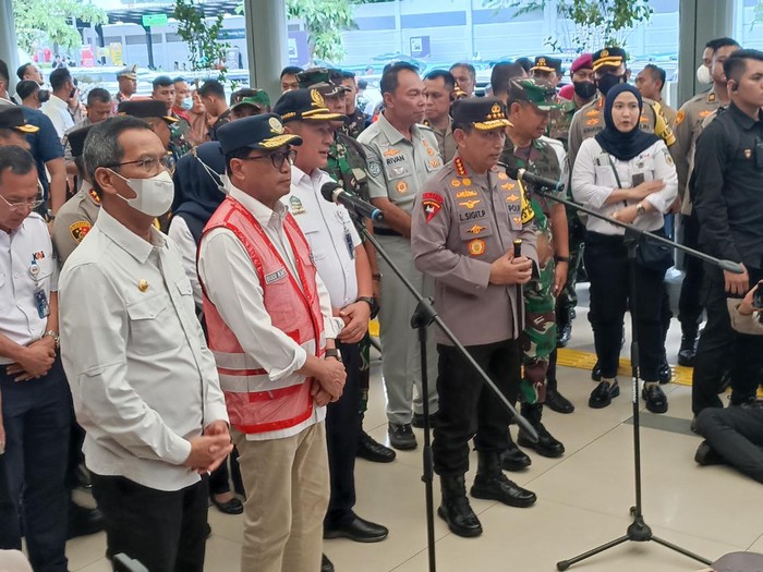 Kapolri tinjau persiapan mudik di Stasiun Senen (Wildan/detikcom)