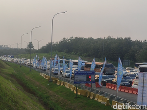 GT Kalikangkung Antre hingga 600 Meter Sore Ini, One Way Lokal Disiapkan