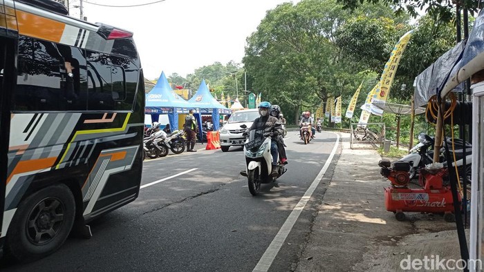 Kondisi arus lalu lintas di kawasan Gentong Tasikmalaya.