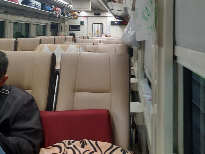 Masa mudik menghasilkan banyak cerita. Ini cerita pemudik yang melawan arus kebanyakan pemudik lainnya. Dia mudik dari Jawa menuju Bekasi. (dok Pribadi/Esti Woro)