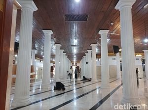 Di Kampung Arab Jakarta, Ada Masjid Ala Eropa, Tua dan Cantik Jelita