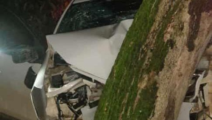 Mobil kecelakaan di Jalan Poros Sinjai-Bulukumba, Sulawesi Selatan.