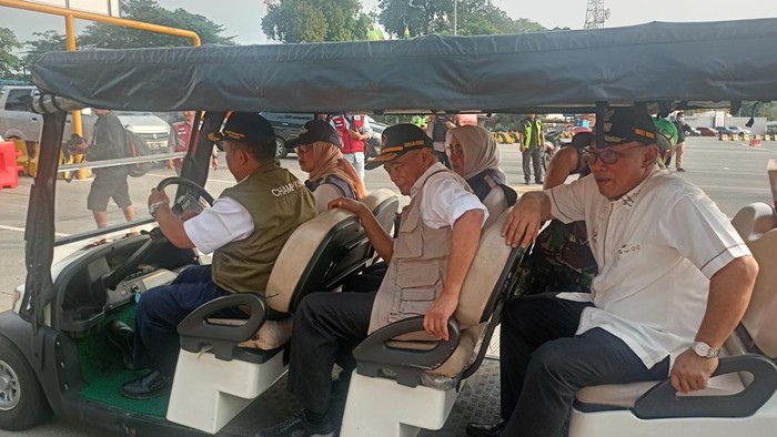 Muhadjir Effendy cek arus mudik di Pelabuhan Merak