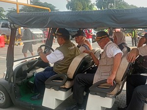 Menko PMK Muhadjir Cek Kondisi Arus Mudik di Pelabuhan Merak