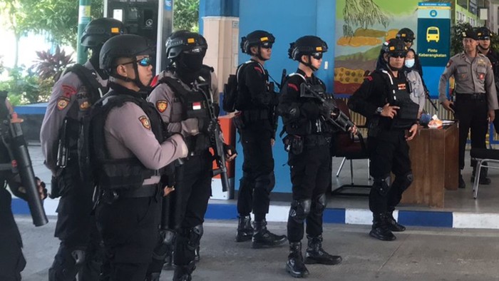Patroli gabungan Polres Klaten, Brimob dan Satpol-PP.