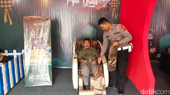 Pemudik di pos layanan Lebaran Pasar Cheng Ho Pasuruan bisa memanfaatkan fasilitas bintang lima