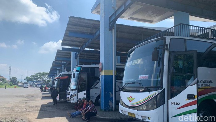 Pemudik di Terminal Arjosari Malang