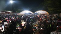 Diprediksi mulai malam hari ini hingga dua hari kedepan, Pelabuhan Ciwandan akan dipadati oleh para pemudik sepeda motor. 