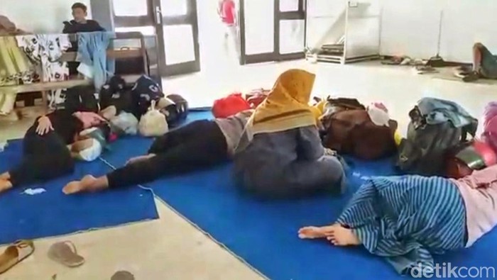 penumpang pelabuhan jangkar situbondo keleleran