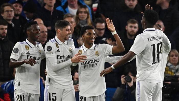 Soccer Football - Champions League - Quarter Final - Second Leg - Chelsea v Real Madrid - Stamford Bridge, London, Britain - April 18, 2023 Real Madrids Rodrygo celebrates scoring their second goal with Vinicius Junior, Federico Valverde and Aurelien Tchouameni REUTERS/Dylan Martinez