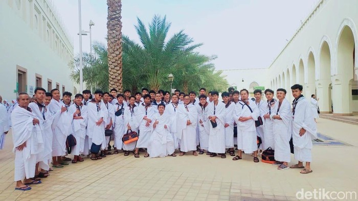 Santri SMA Ponpes Garut yang Pergi Umrah Seangkatan