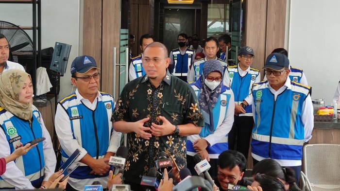 Anggota Komisi VI DPR RI Andre Rosiade melakukan inspeksi mendadak (sidak) ke Kantor PT. Jasa Marga (Persero) Tbk di Gerbang Tol Cikampek Utama di Karawang, Jawa Barat. Andre datang untuk  memantauan langsung arus mudik Lebaran 2023.
