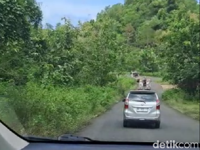 Sudjianto bersama keluarga memilih mudik dari Bogor ke Madiun jauh-jauh hari sebelum Idulfitri. Sudjiarto pun dapat berlibur dan bebas dari kemacetan. (dok Pribadi/Sudjianto)