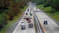 Arus lalu lintas dari Semarang menuju Solo terpantau ramai lancar. 