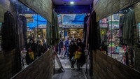 Pasar ini kerap ramai apalagi menjelang Lebaran.