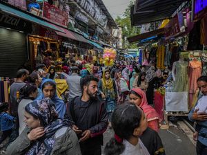 Tumpah Ruah Warga India Belanja Lebaran