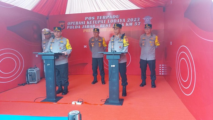 Wakapolri Komjen Gatot Eddy Pramono mengatakan angka kecelakaan lalu lintas jelang Lebaran tahun ini cenderung menurun. Gangguan keamanan dan ketertiban masyarakat atau kamtibmas juga cenderung menurun.