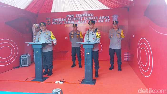 Wakapolri saat meninjau Tol Japek (Rumondang Naibaho/detikcom)